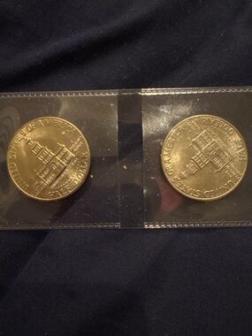 Sets of two Bi Centennial Half dollars (1776-1976)